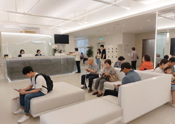 압도적인 지인 소개율